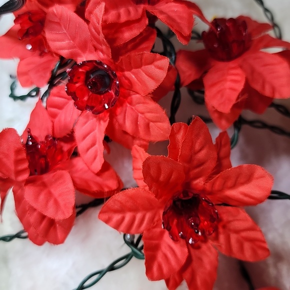 Vintage Silk Poinsettia lights - Picture 3 of 12